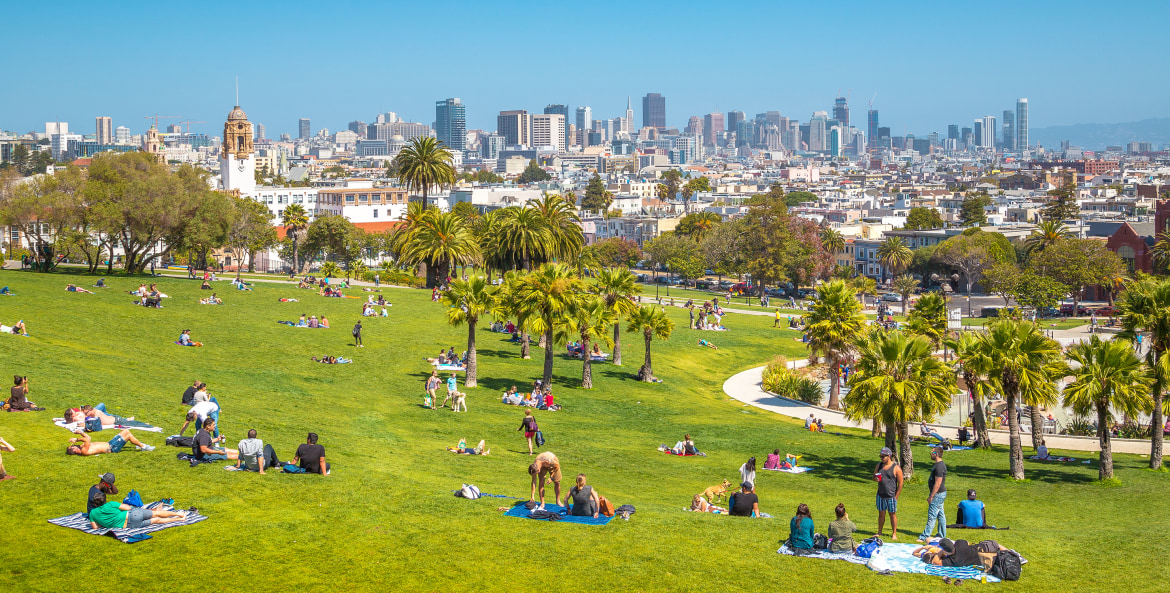 Picture of Dolores Park in the San Francisco Mission on a sunny day