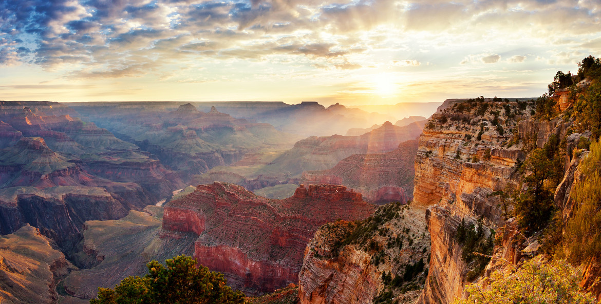 the Grand Canyon at sunrise in Arizona, picture