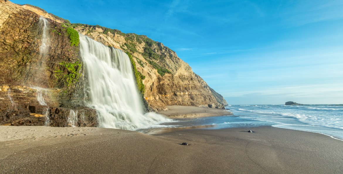Alamere Falls runs into the Pacific Ocean at Point Reyes National Seashore, image