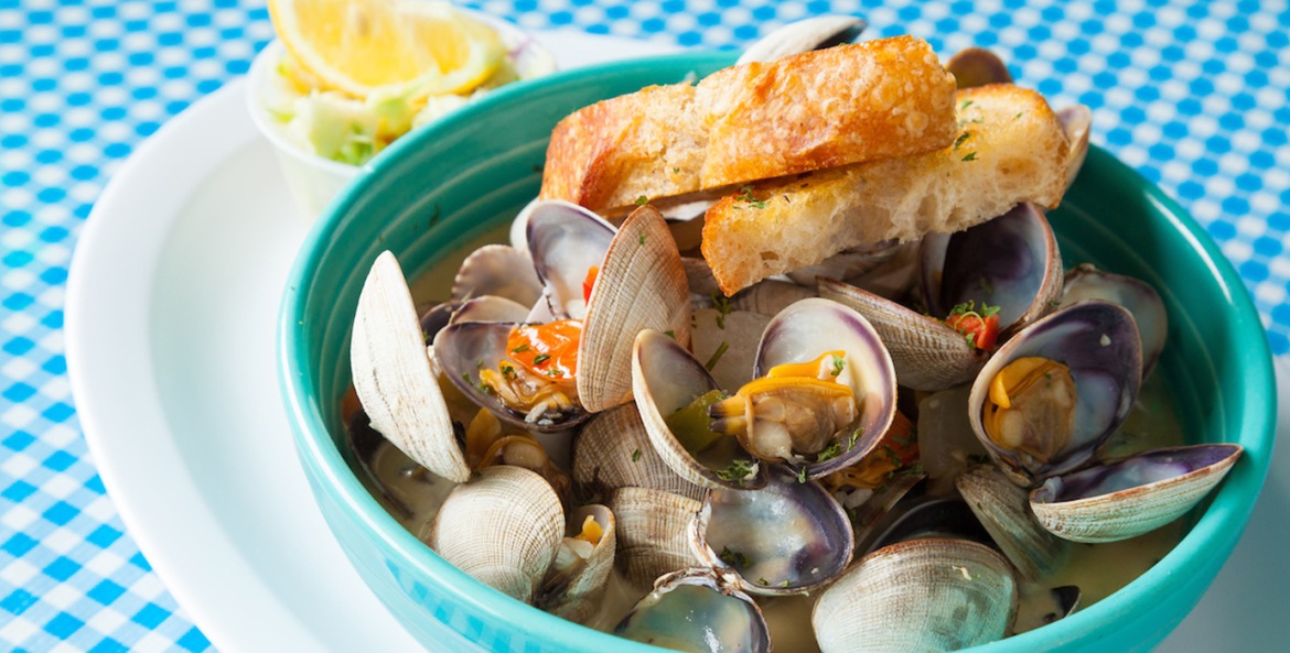 steamer clams at Luna Sea Fish House in Yachats, Oregon, picture