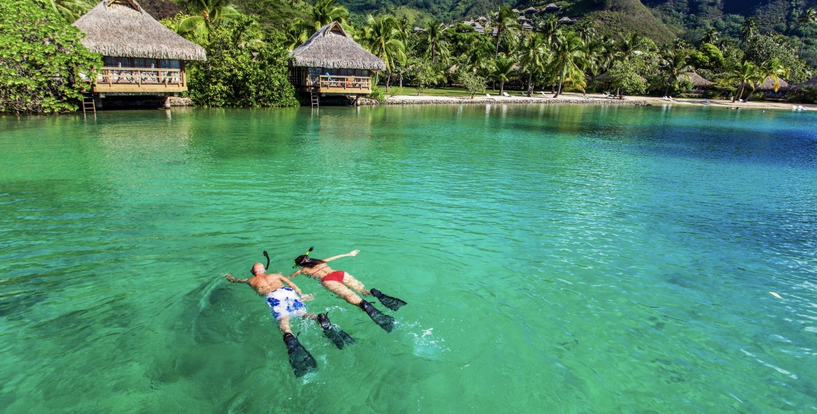 picture of a couple snorkeling in Bora Bora