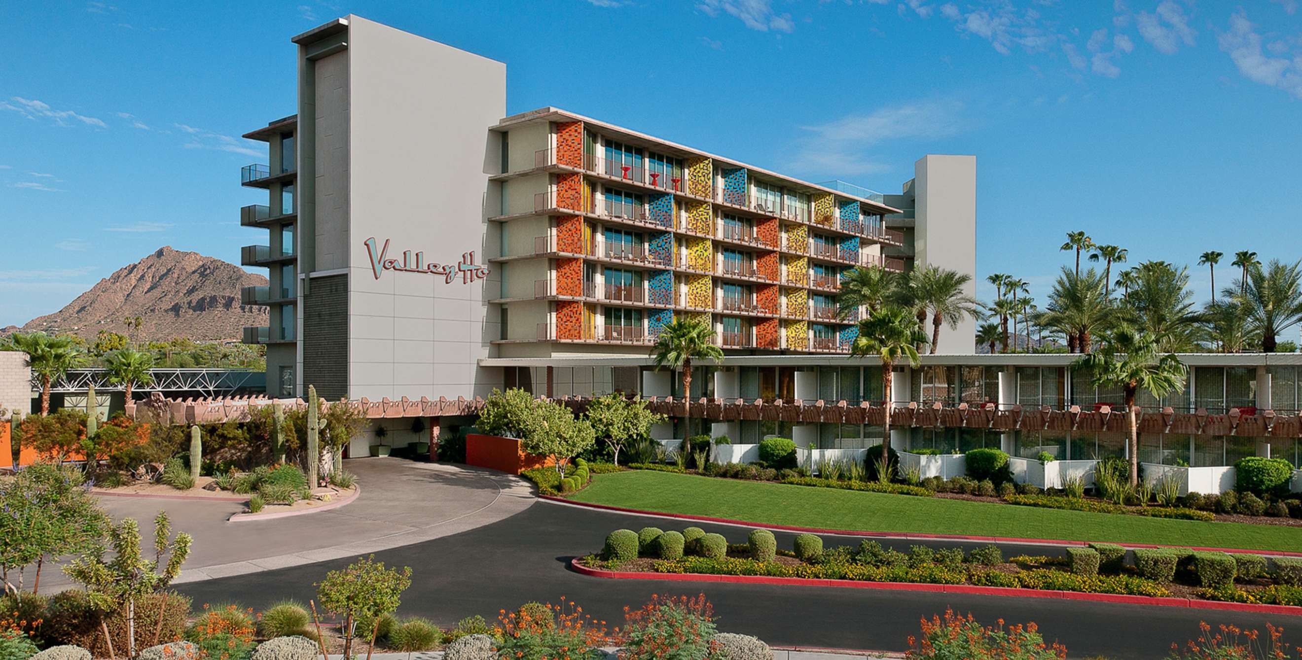 Exterior of Hotel Valley Ho in Scottsdale, Arizona