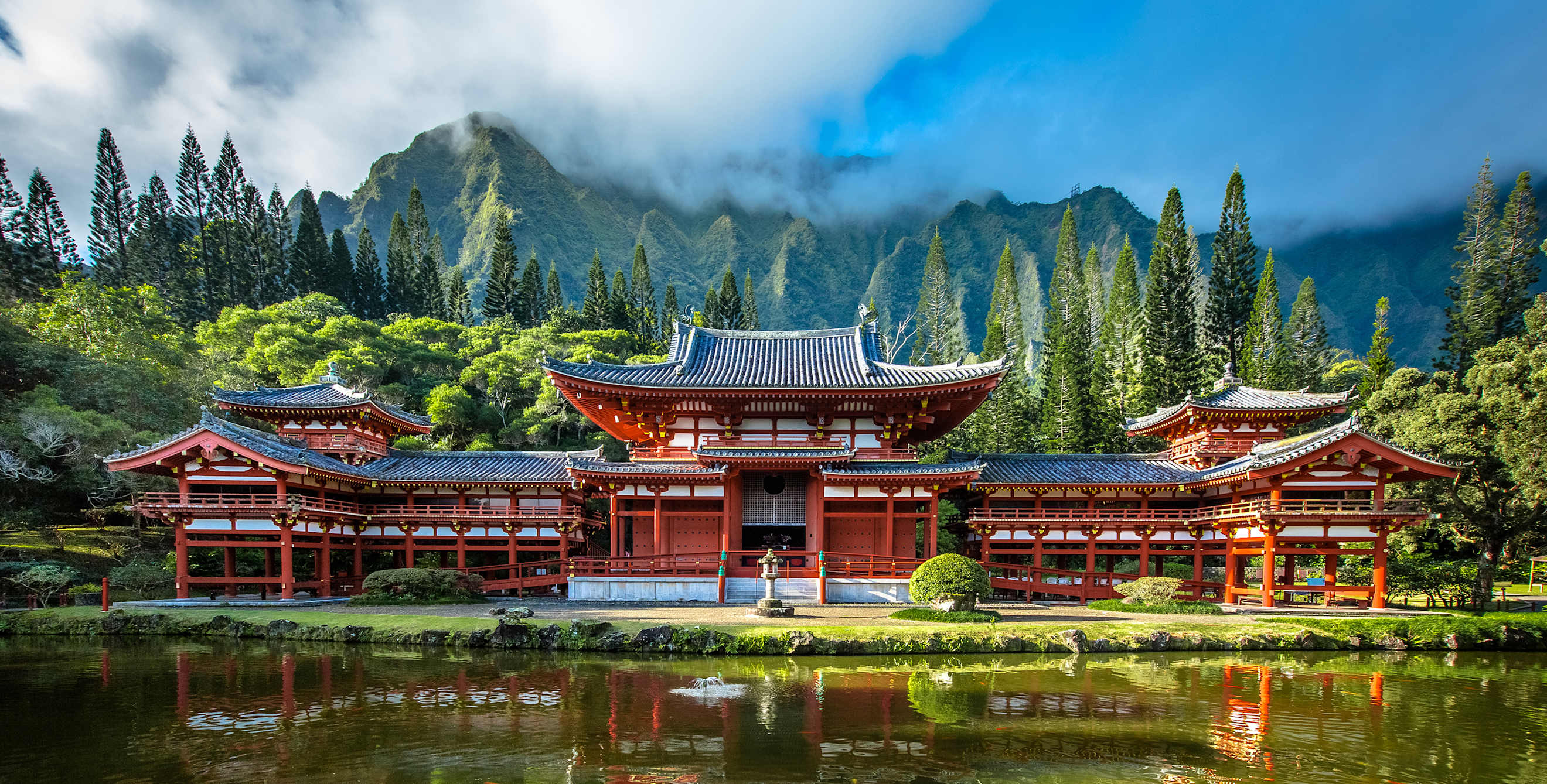 Byodo-In Temple, Oahu Hawaii, image