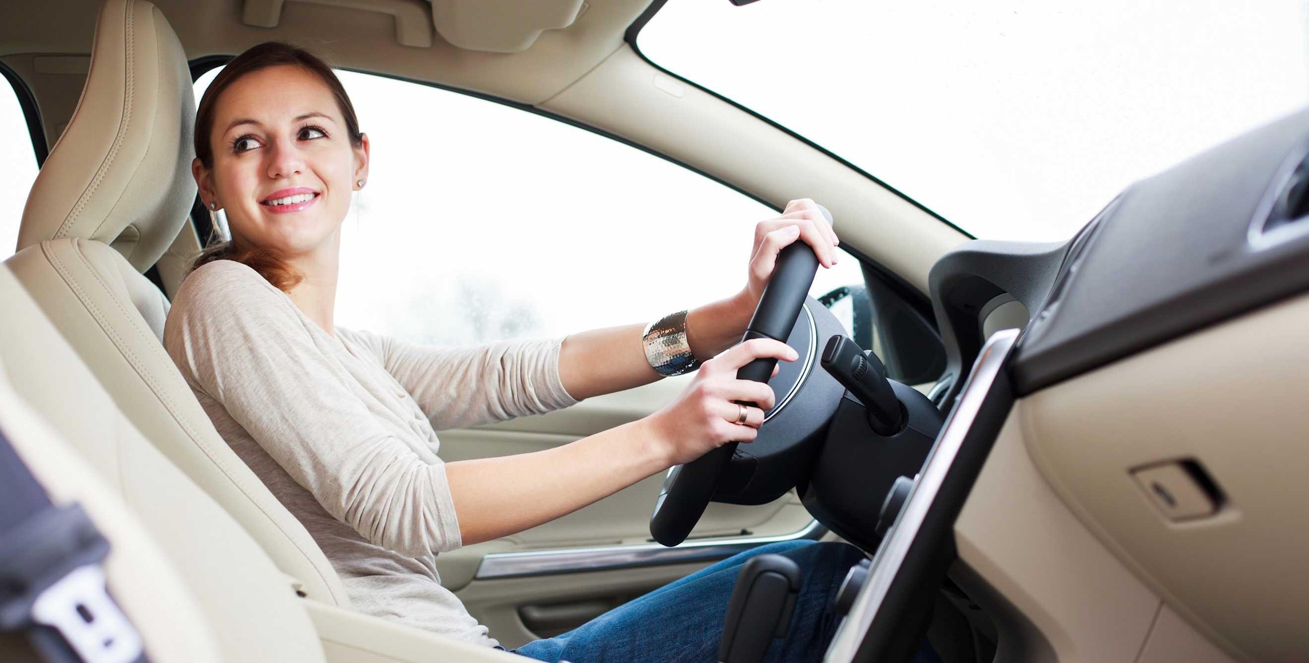 woman driving a car, picture