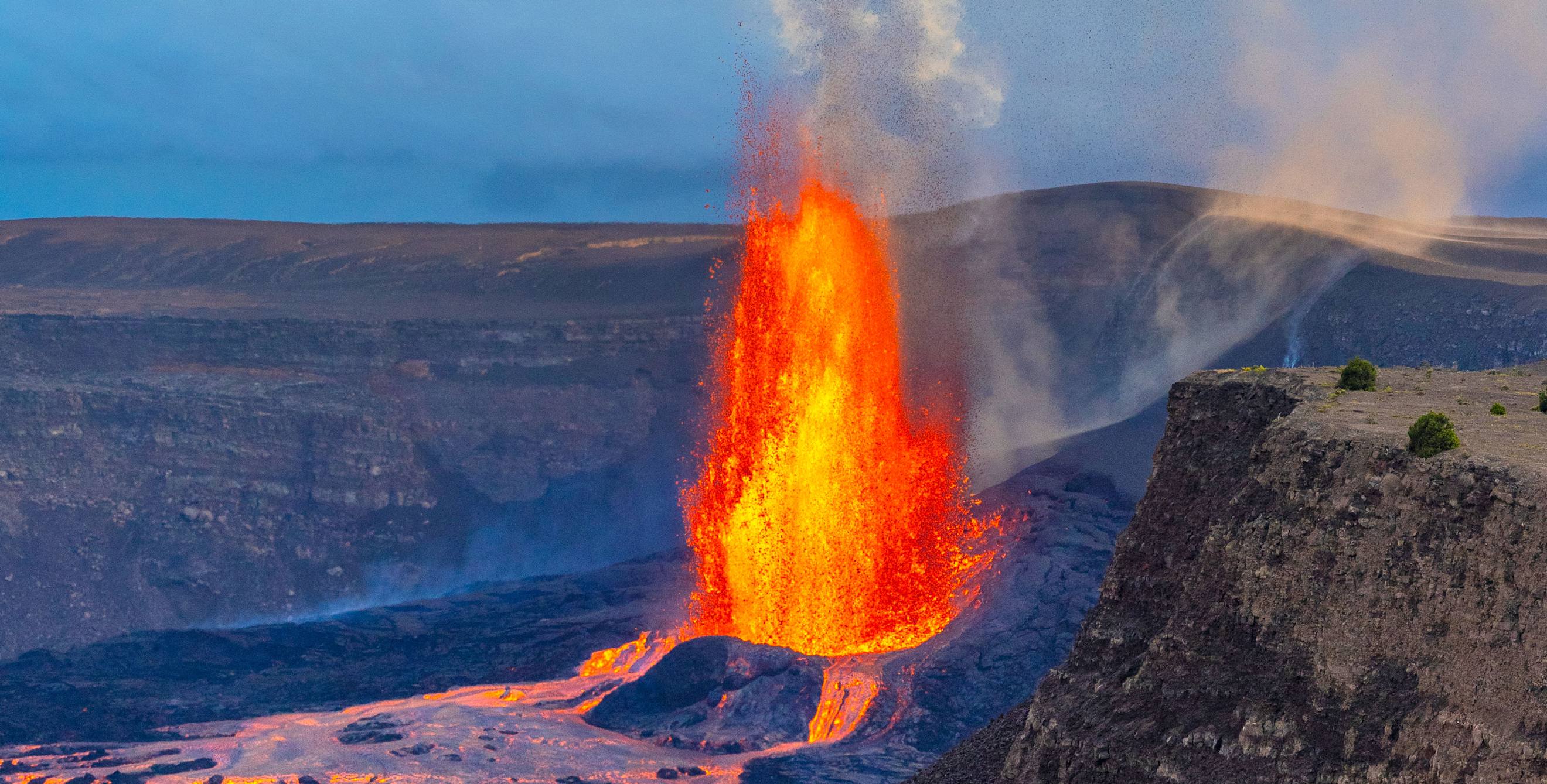 Halemaumau eruption, episode 27, on Kilauea in Hawaiʻi Volcanoes National Park.