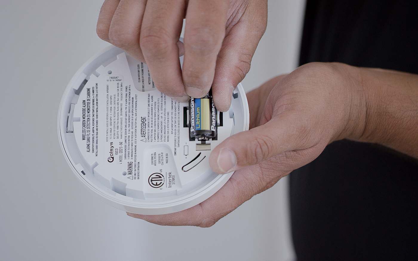 Remove battery from the Smart Carbon Monoxide Detector