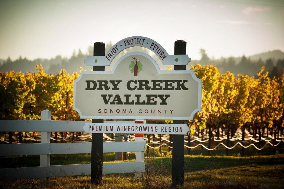 The Dry Creek Valley sign in Sonoma County, picture