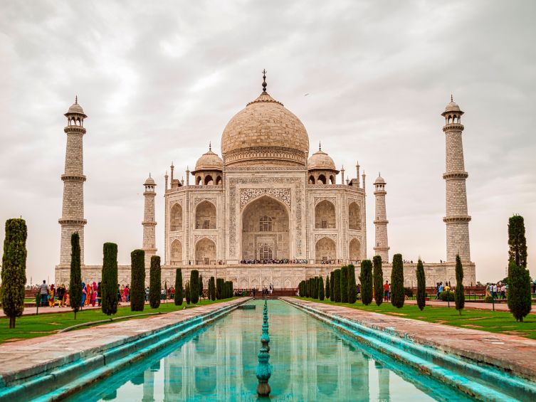 the Taj Mahal at sunset in India, picture