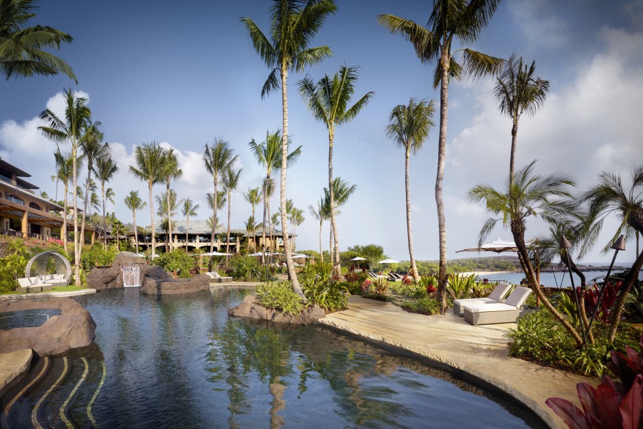 the pool at the Four Seasons Resort Lanai, picture