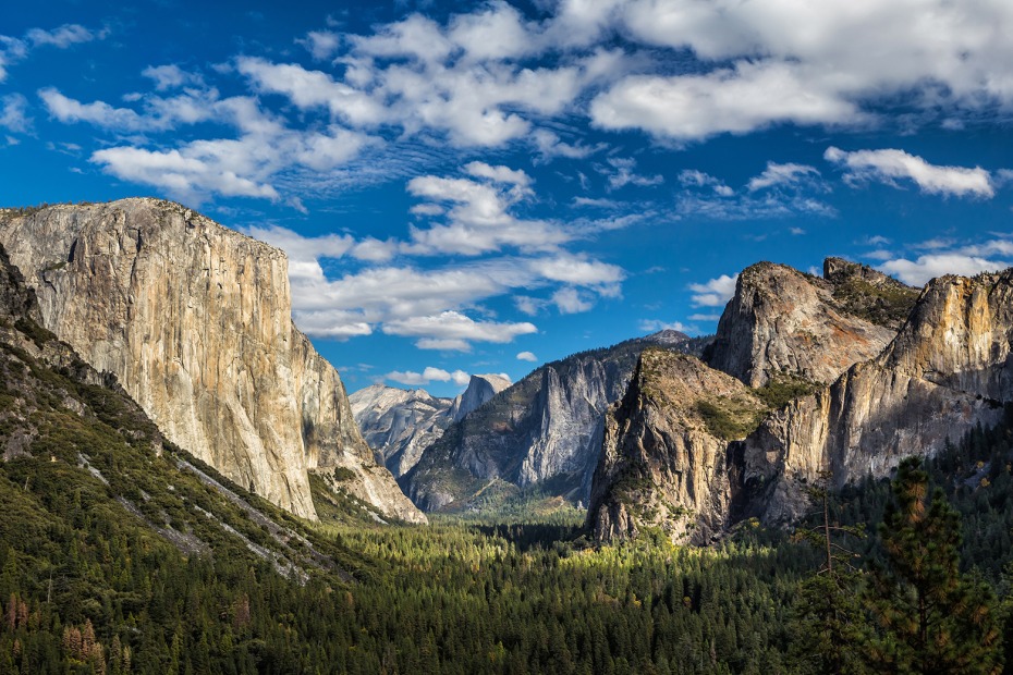 Tunnel View in Yosemite National Park, picture