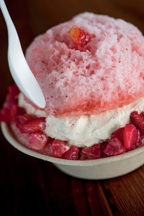 strawberry shave ice from Uncle Clay’s House of Pure Aloha, picture