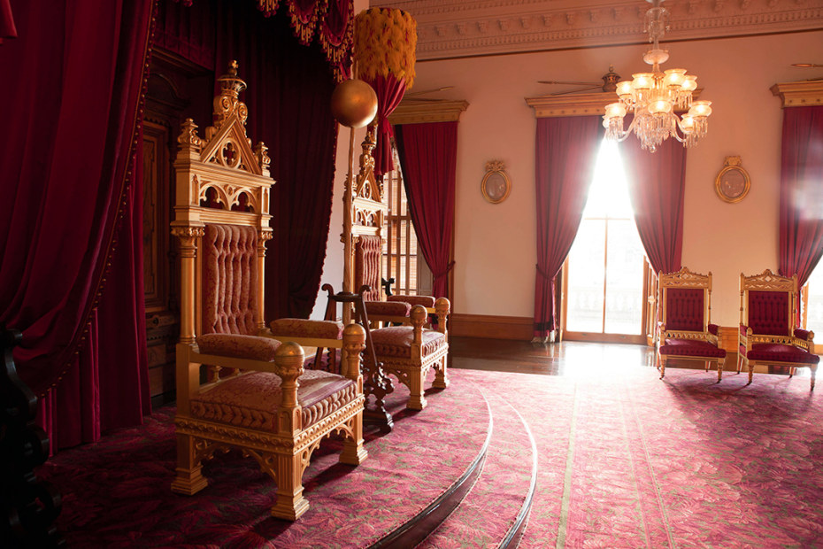 Iolani Palace's crimson and gold Throne Room in Honolulu, Hawaii, picture