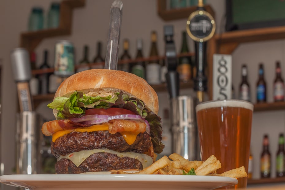 a burger from 1850 Restaurant in Mariposa, California, picture