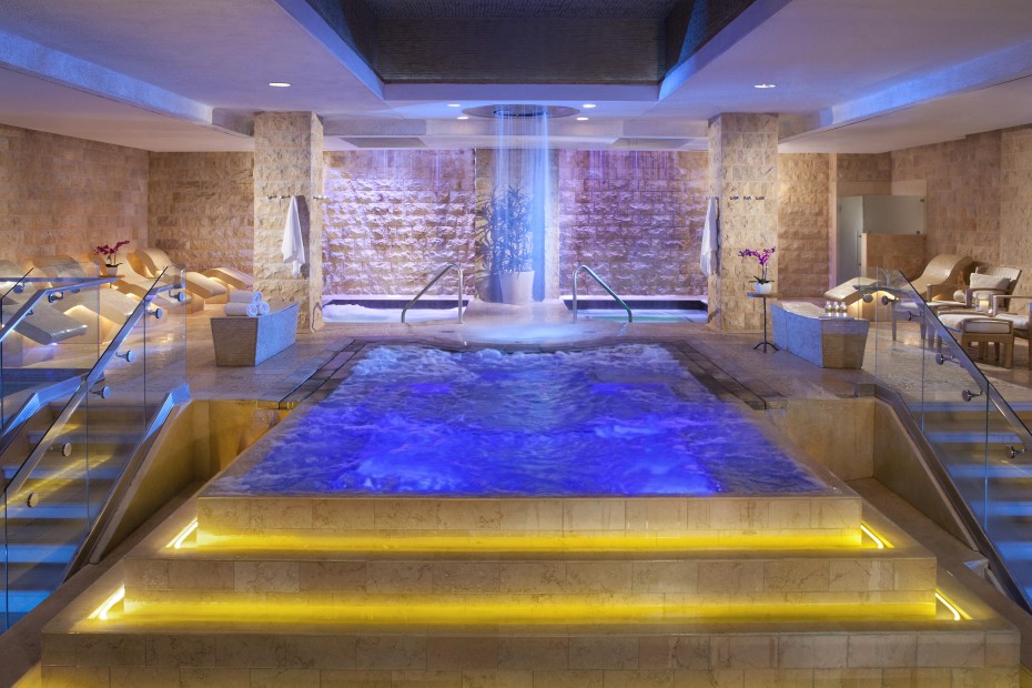 Qua Baths & Spa at Caesar’s Palace soaking pool, picture