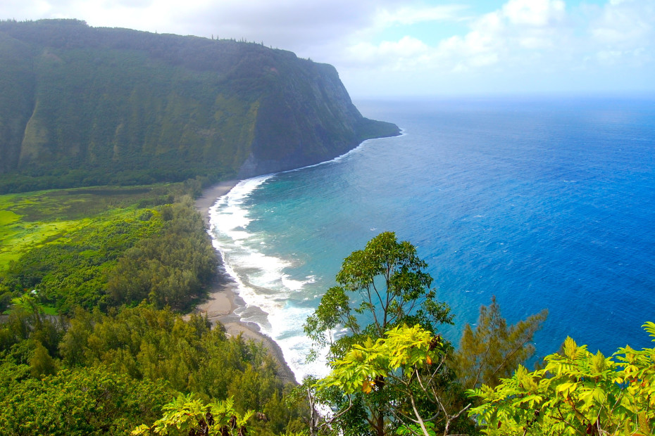 Waipio Valley Scenic View, Big Island Hawaii, picture
