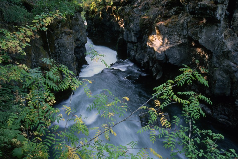 Rushing gorge near Farewell Bend Campground in Oregon, photo