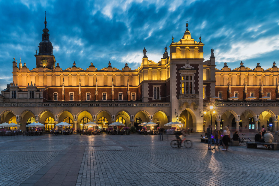 Kraków Cloth Hall in Kraków, Poland, picture