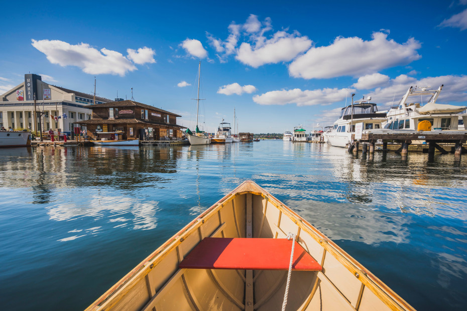 view of Seattle's Lake Union from rowboat bow, picture