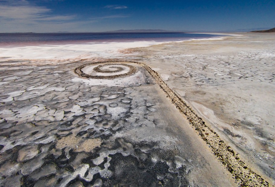 Spiral Jetty, Robert Smithson, Utah's Great Salt Lake, picture
