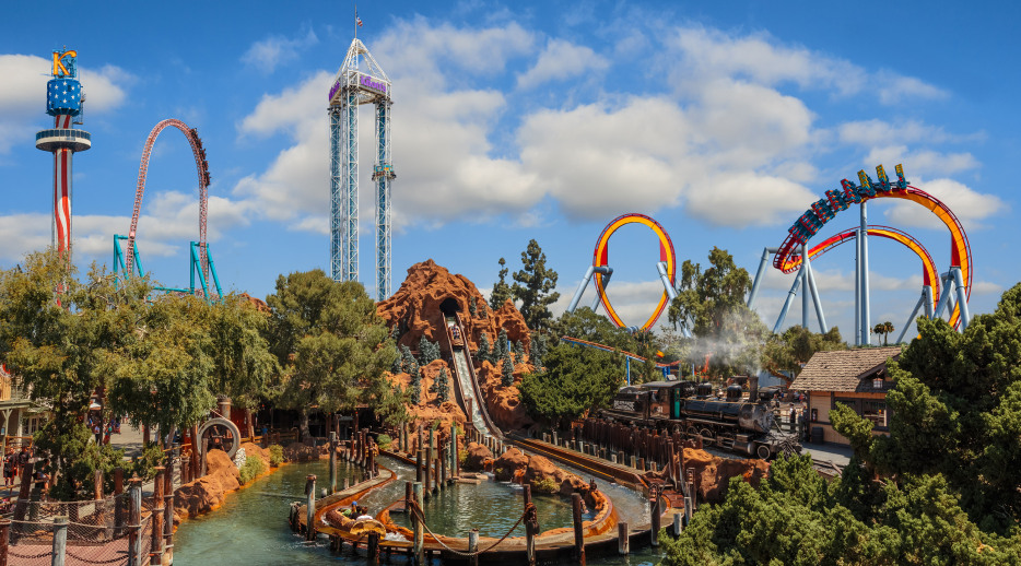 Daytime skyline at Knott's Berry Farm in Los Angeles, California, photo