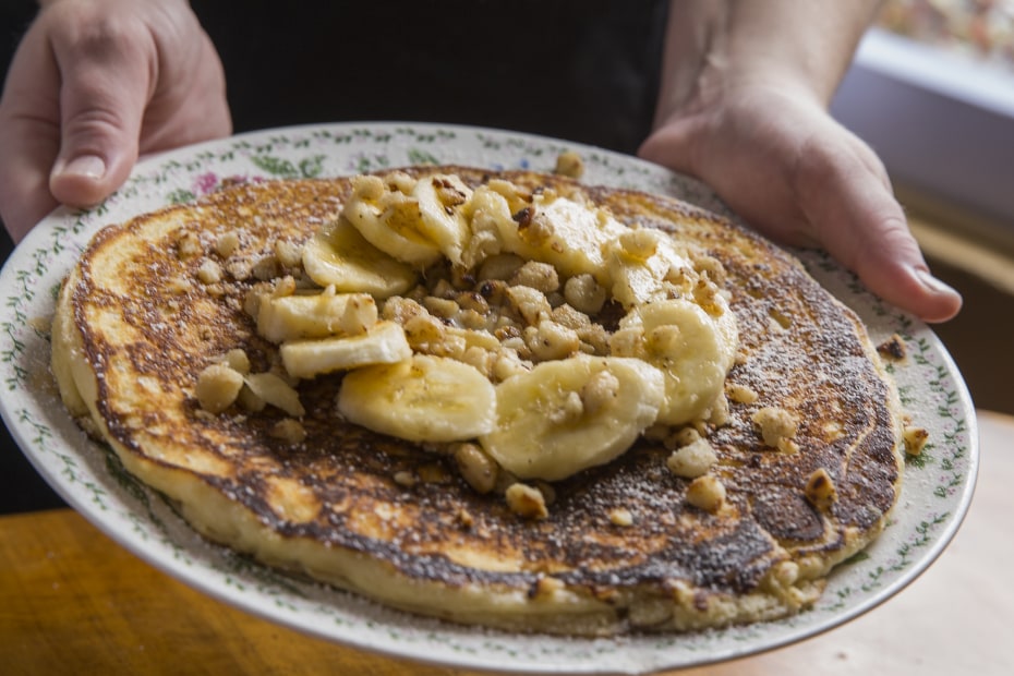 macadamia-banana pancake at Grandma’s Coffee House in Kula, image