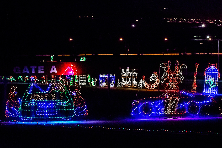 Las Vegas Motor Speedway Glittering Lights Drive Thru Holiday Lights Via Magazine  