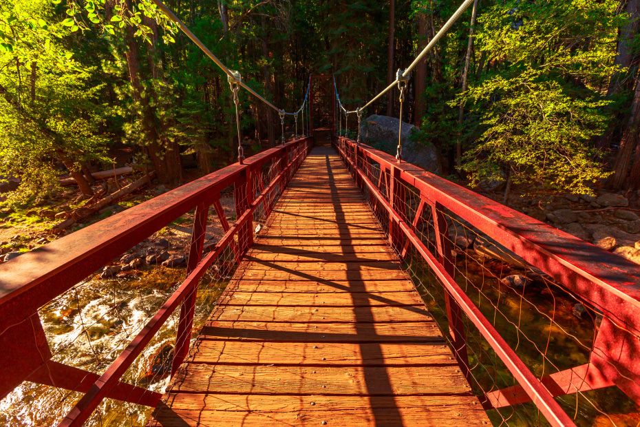 Suspension footbridge to Zumwalt Meadow in Kings Canyon National Park.