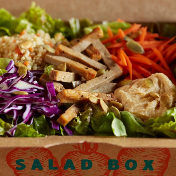 Amy's Drive-Thru box salad with quinoa, baked tofu, pumpkin seeds, and vegetables, picture