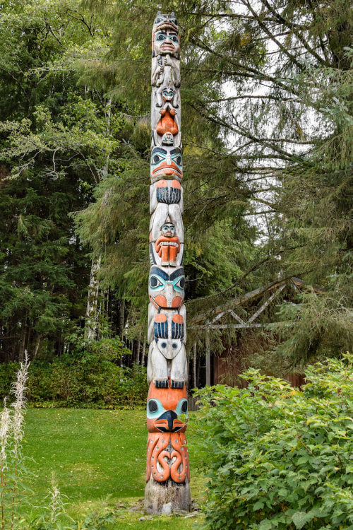 picture of the land otter totem pole