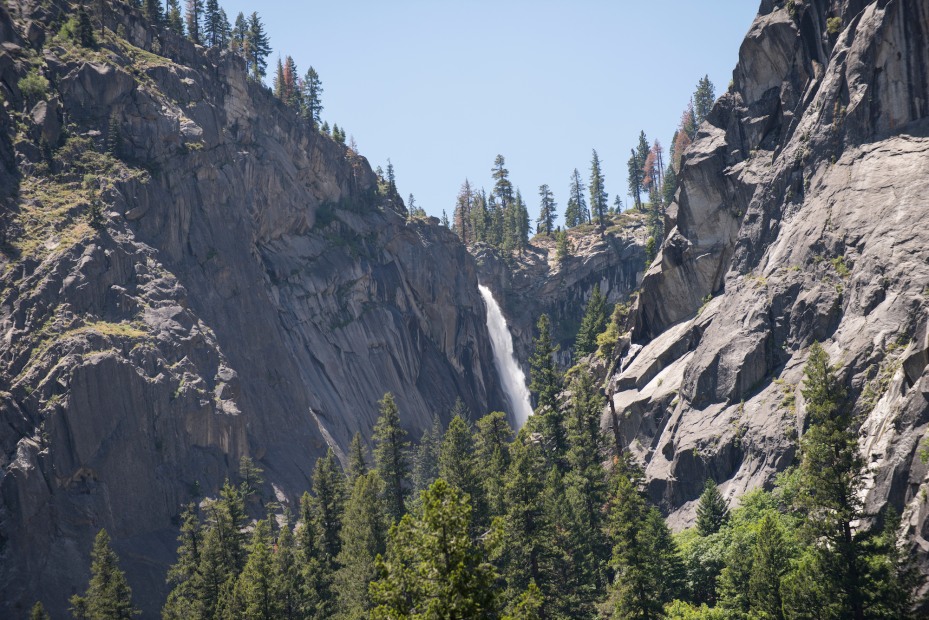 picture of Illilouette Falls in Yosemite National Park