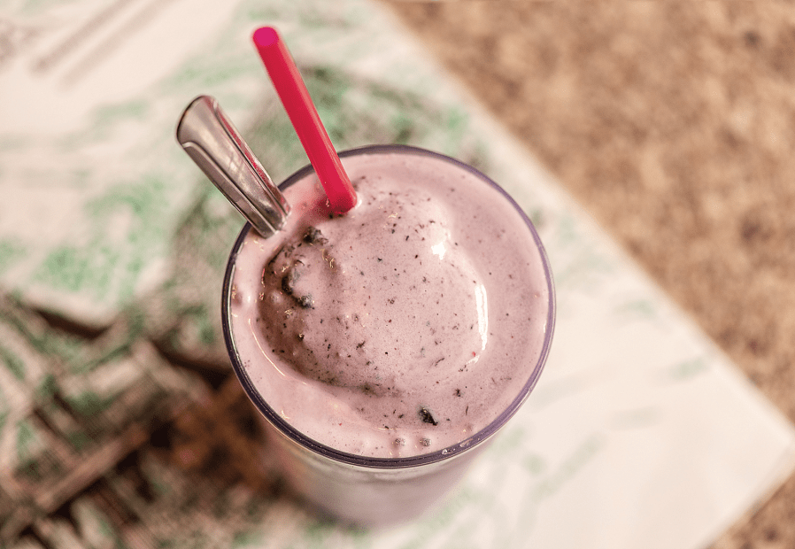picture of the huckleberry milk shake from the Huckleberry Inn in Government Camp, Oregon