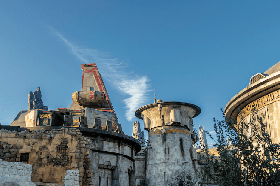 picture of the buildings in Black Spire Outpost, part of Disney's Galaxy's Edge