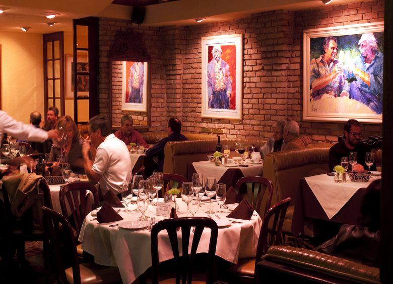 the retro dining room at Piero's Italian Cuisine in Las Vegas, picture