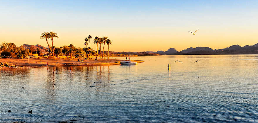 Houseboating on Lake Havasu, Arizona
