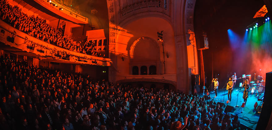 Top Spots for Dinner and a Show in Cities Around the West