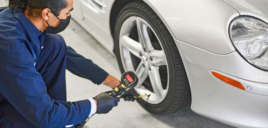 What Does My Car’s Tire Pressure Light Mean?
