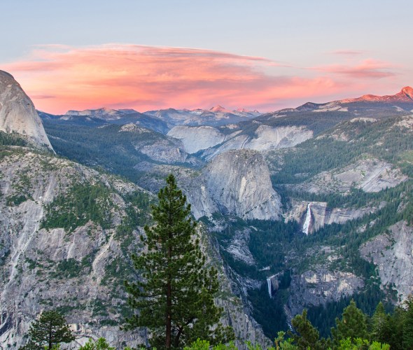 the view of Half Dome and Yosemite Valley from Glacier Point in Yosemite National Park, picture