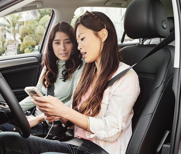 Tips to Avoid Driving Distractions