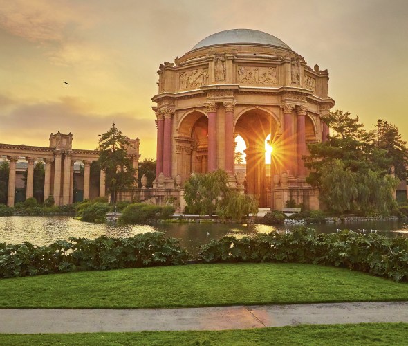 Palace of Fine Arts at sunset in San Francisco's Marina District