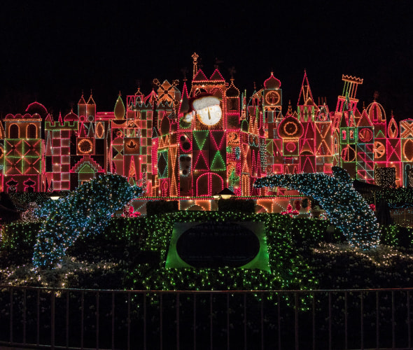 What’s New at Disneyland for the Holidays This Year