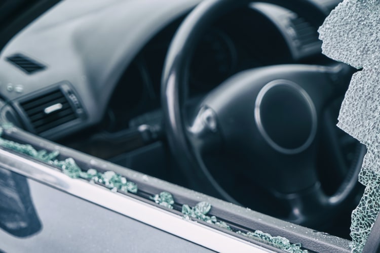 What to Pack in a Car Emergency Kit | Via