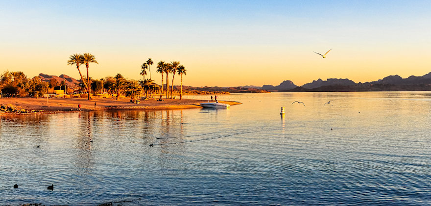Houseboating on Lake Havasu, Arizona