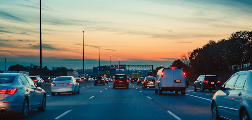 7 Smart Tips for Driving Safely in the Dark