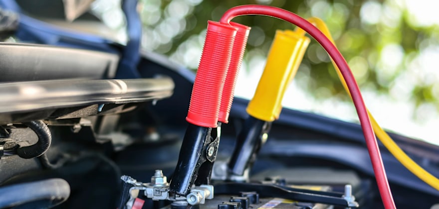 How to Safely Jumpstart a Car