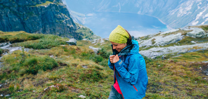 How to Stay Dry and Comfortable Outdoors