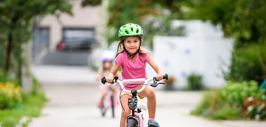 How to Avoid Pedestrian and Bike Collisions When Driving