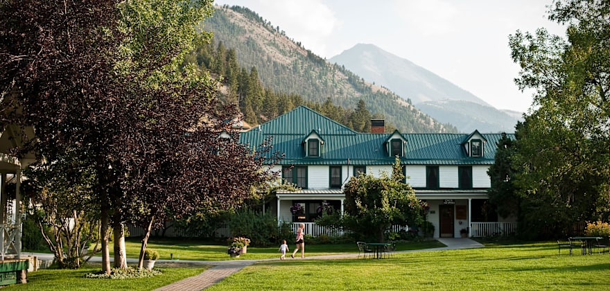Road-Trip Through Paradise Valley, Montana