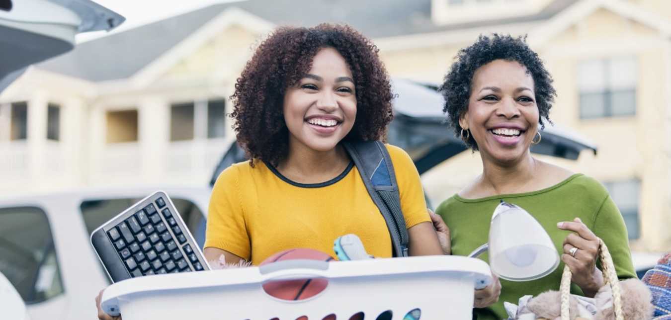 A mother and daughter with AAA Membership move into a college dorm