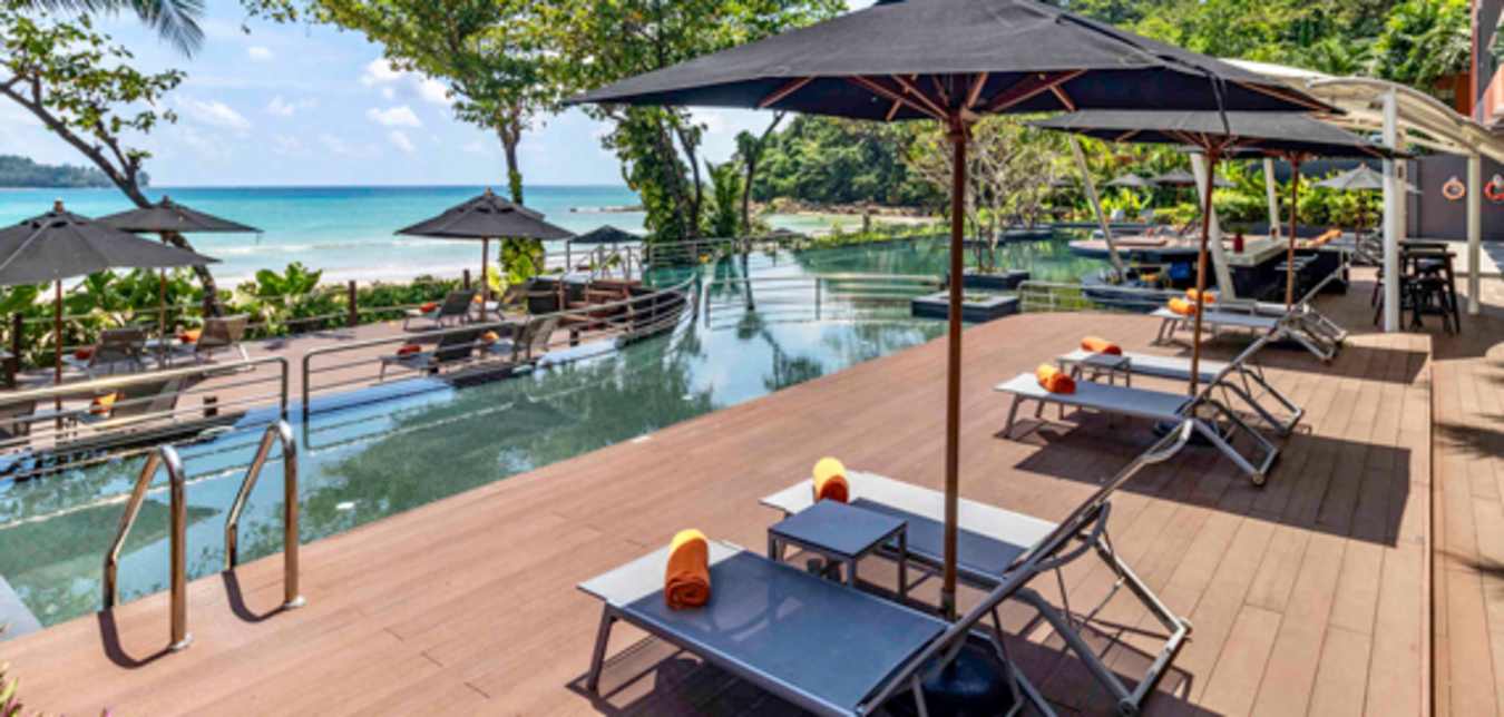 plan a romantic getaway to a resort in thailand