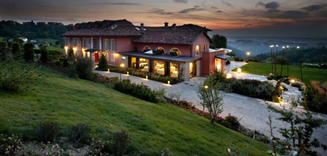 plan a romantic getaway to italy